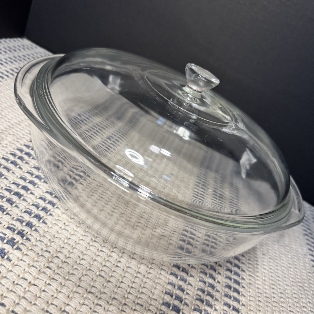 Vintage Pyrex 026 10" Round 3 Qt Casserole Dish with Handles & Clear Glass Lid